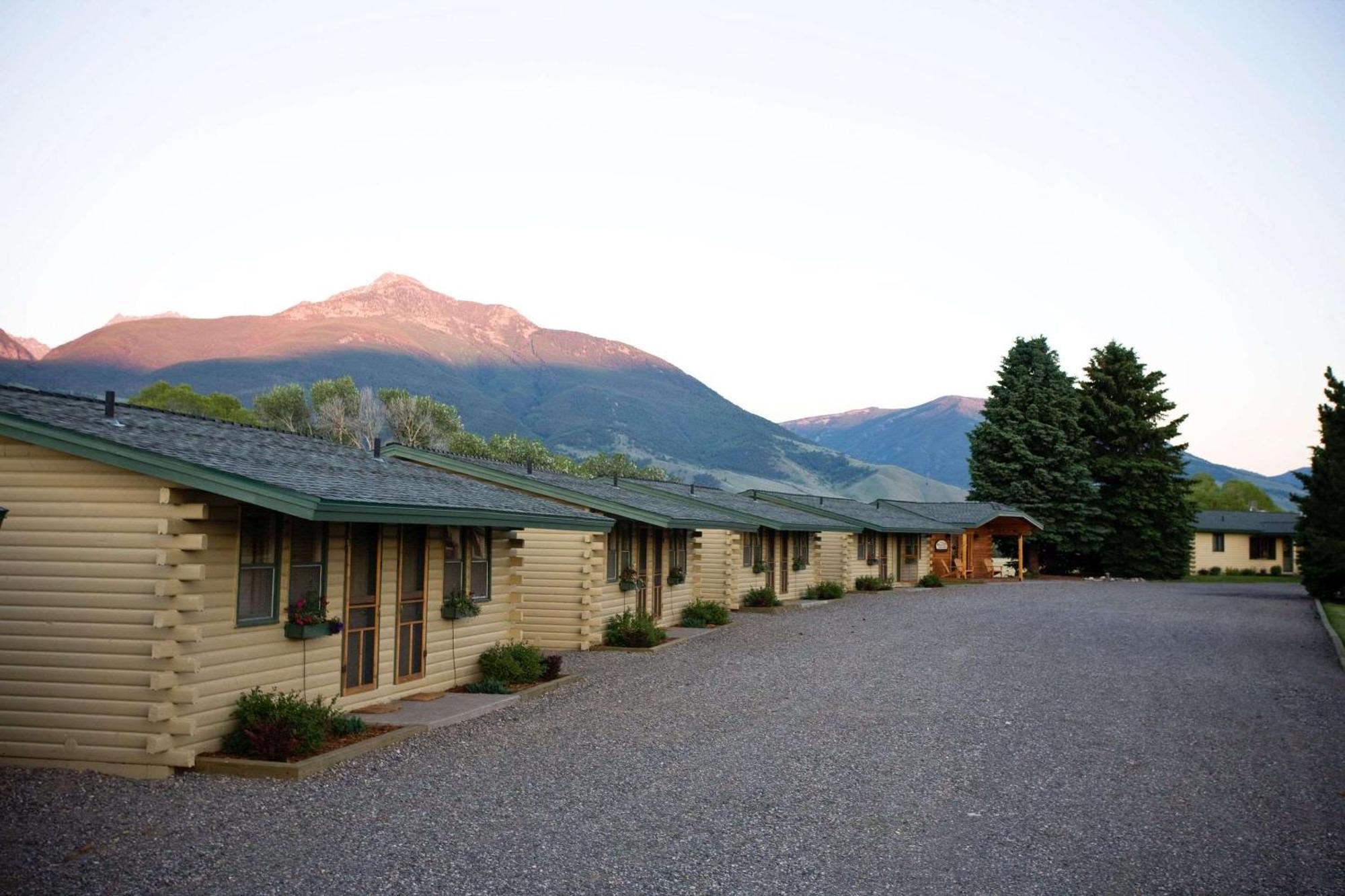 Yellowstone Valley Lodge, Ascend Hotel Collection Pray Dış mekan fotoğraf