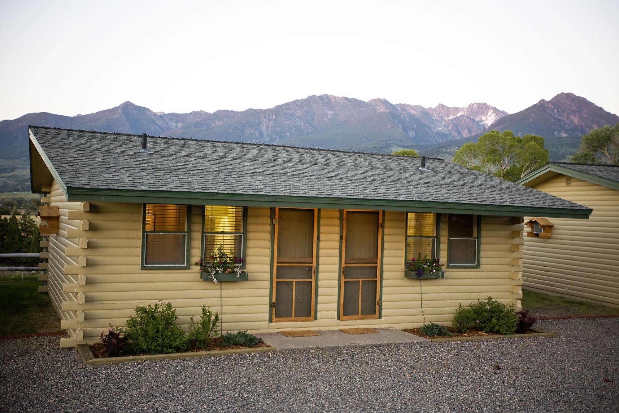 Yellowstone Valley Lodge, Ascend Hotel Collection Pray Dış mekan fotoğraf